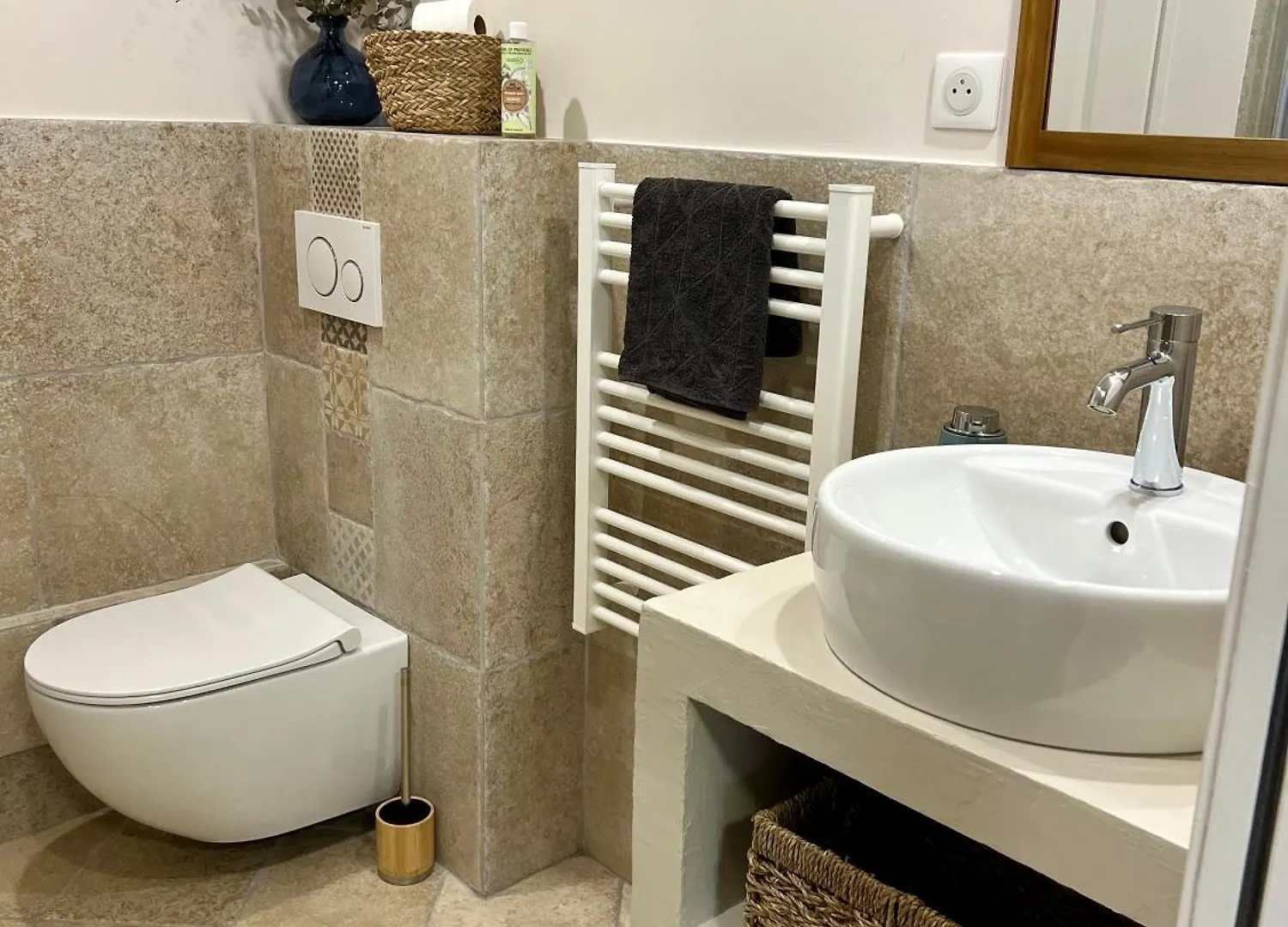 Appartement Studio With Private Car Park And Air Con Valbonne
