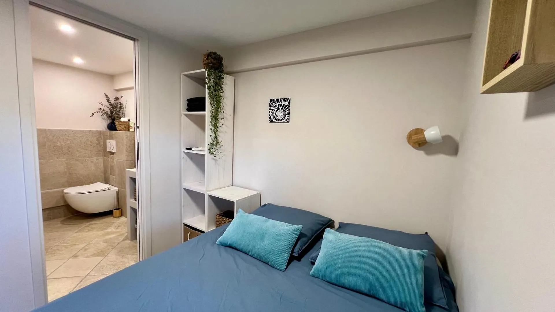 Studio With Private Car Park And Air Con Valbonne 0*,