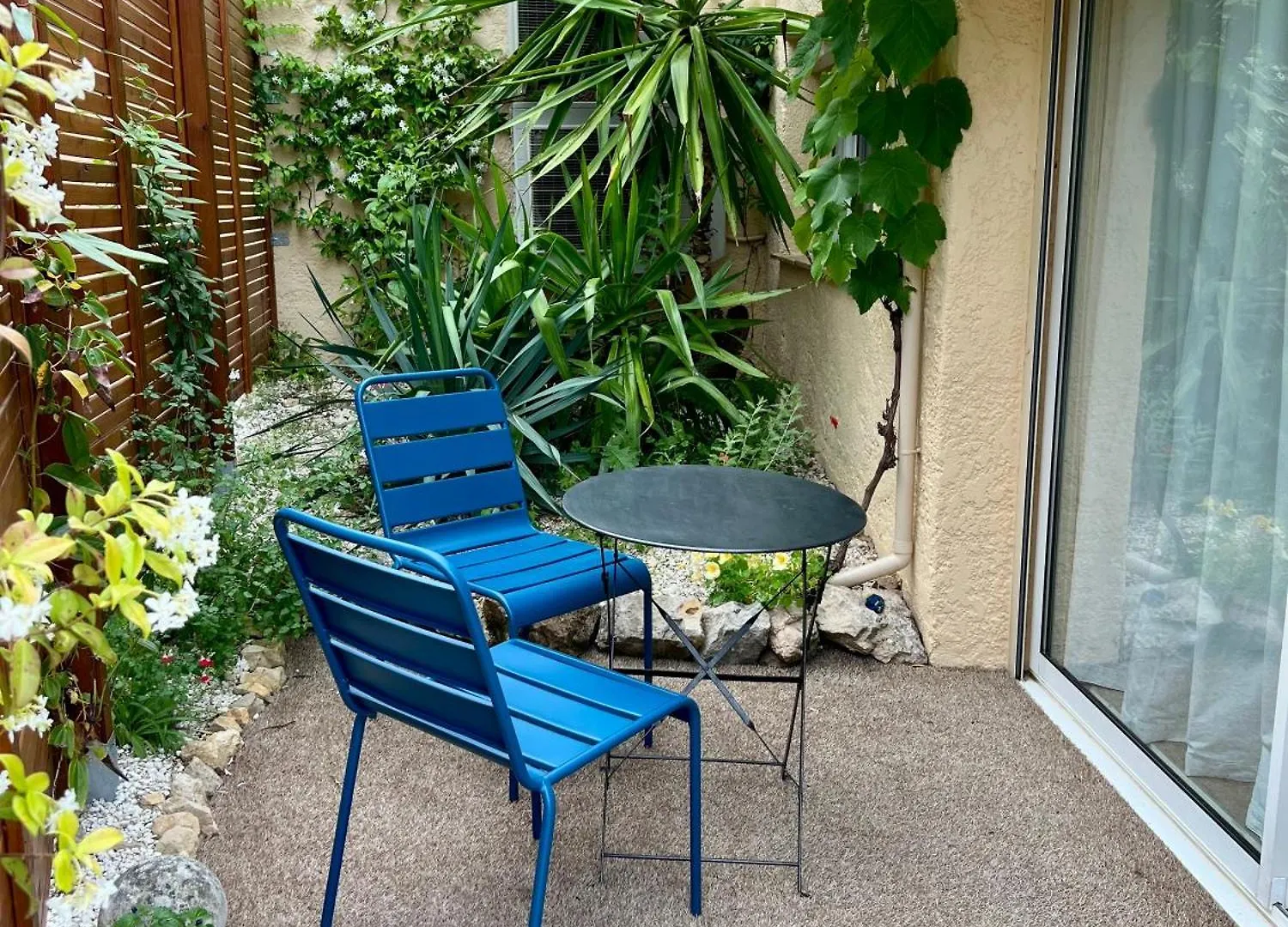 Studio With Private Car Park And Air Con Valbonne