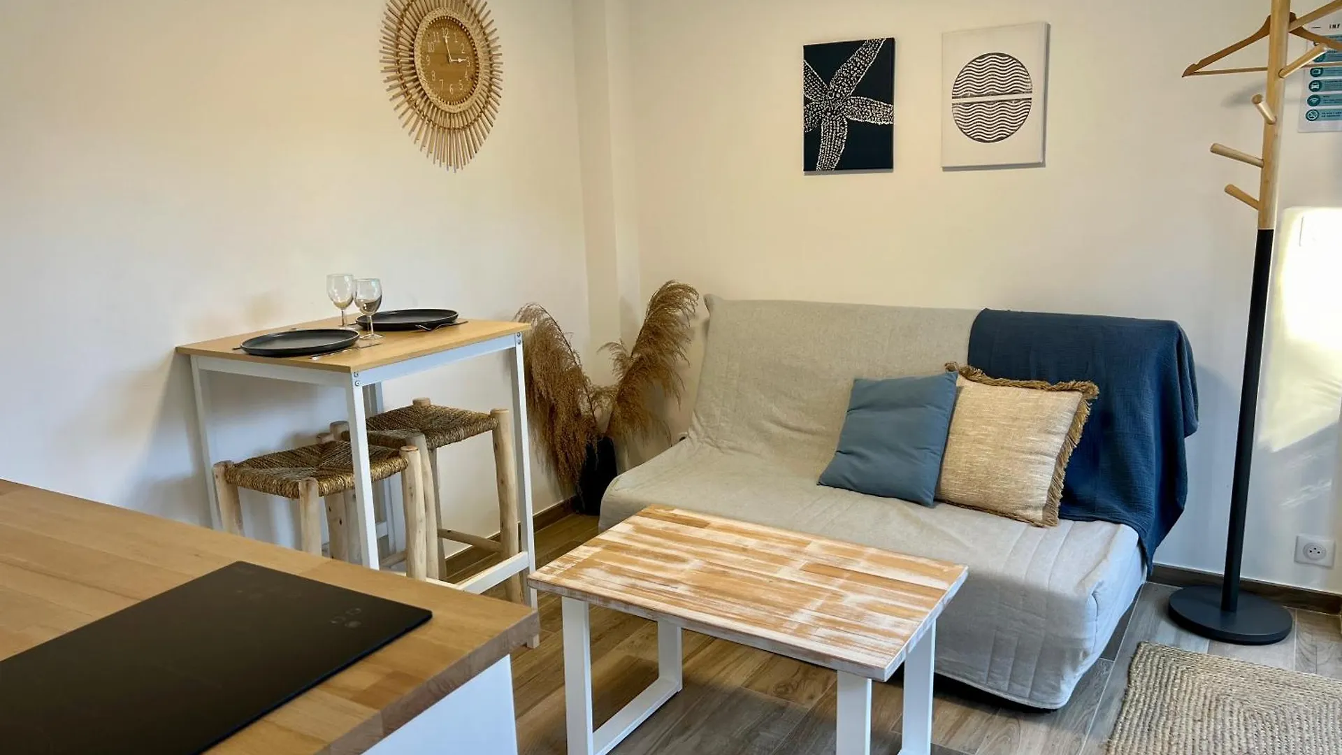 Studio With Private Car Park And Air Con contacts
